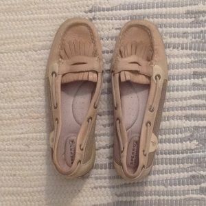 Chic Sperrys, hardly worn!